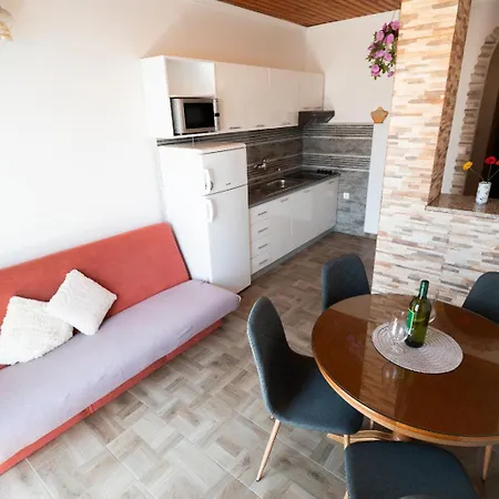 Marica Bilogora - Apartment Vodice